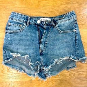Zara sz 4 high waist distressed shorts